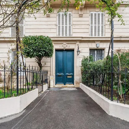 Gaston De St-paul - Alma Marceau 2bdr By B'your